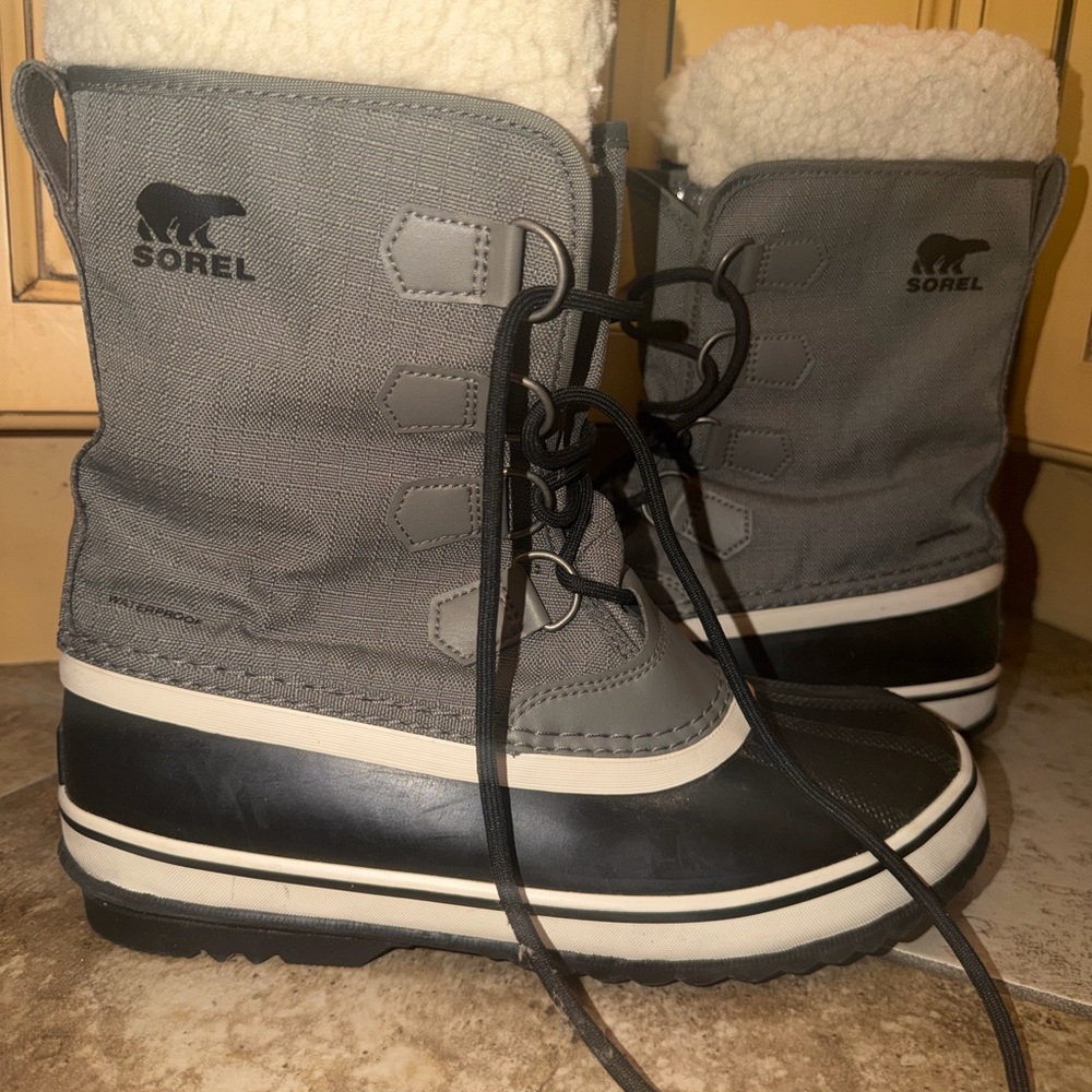 Sorel Gray and Black Snow Boots with White Accents